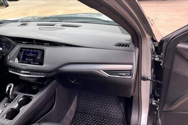 2023 Cadillac XT4 AWD Premium Luxury