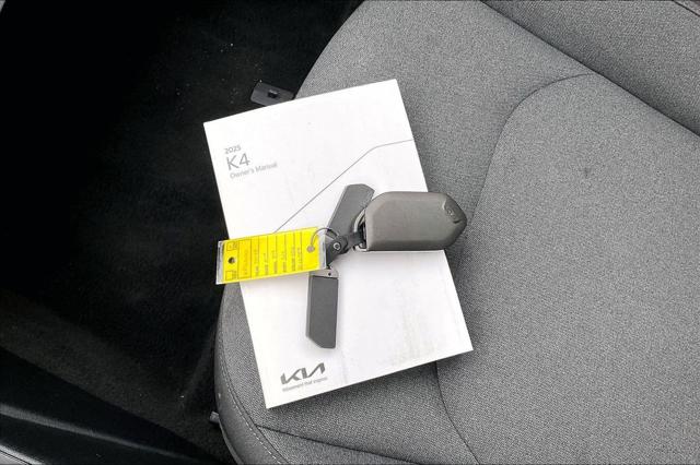2025 Kia K4 LXS