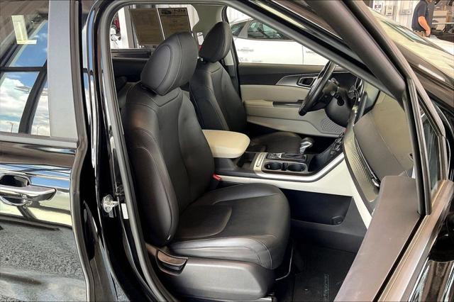 2024 Kia Carnival MPV LX Seat Package