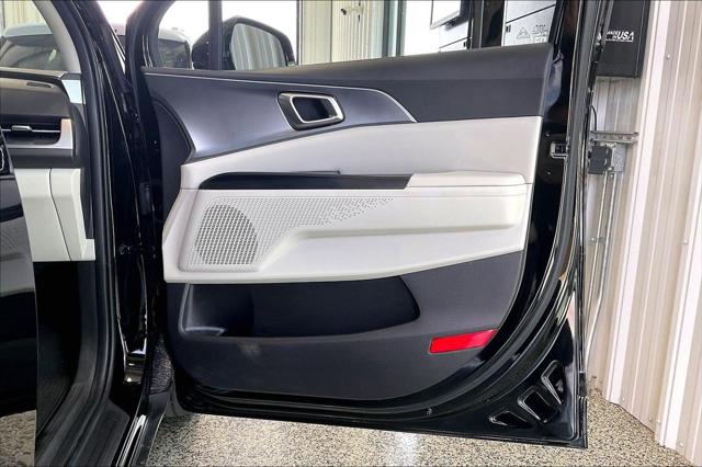 2024 Kia Carnival MPV LX Seat Package