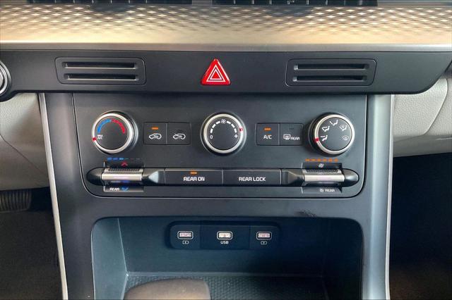 2024 Kia Carnival MPV LX Seat Package