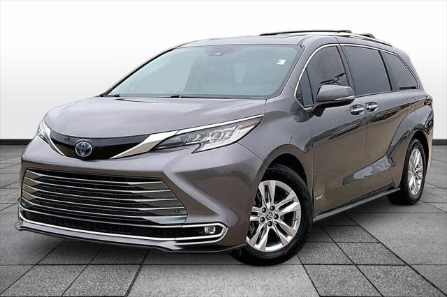 2021 Toyota Sienna Limited for sale in Wichita, KS