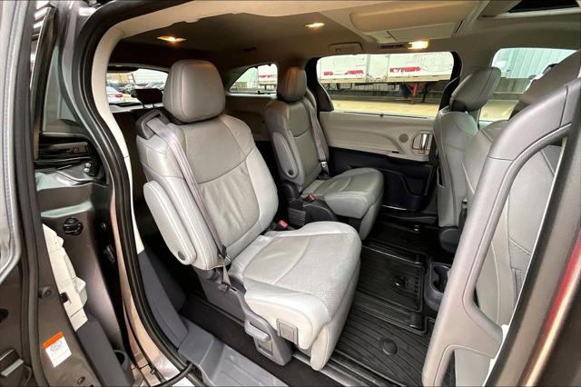 2021 Toyota Sienna Limited