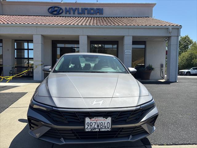 2025 Hyundai Elantra SE