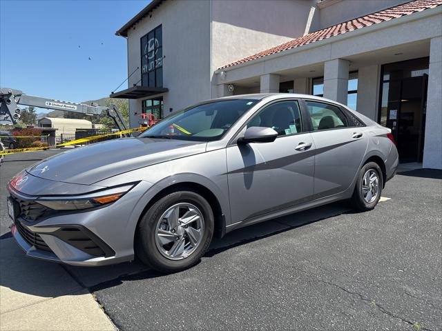 2025 Hyundai Elantra SE