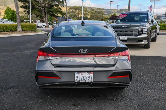 2025 Hyundai Elantra SE