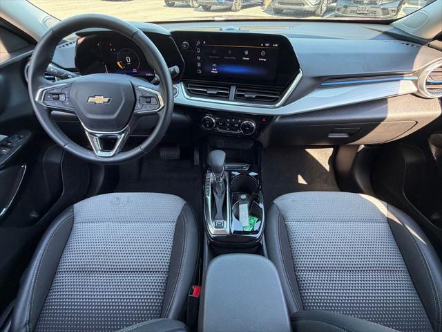 2025 Chevrolet Trax FWD LT