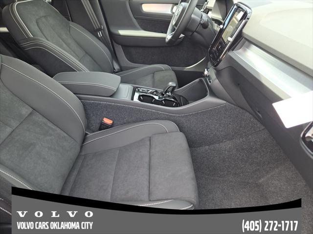 2026 Volvo XC40 Black Edition Ultra, B5 AWD Gas (mild hybrid)