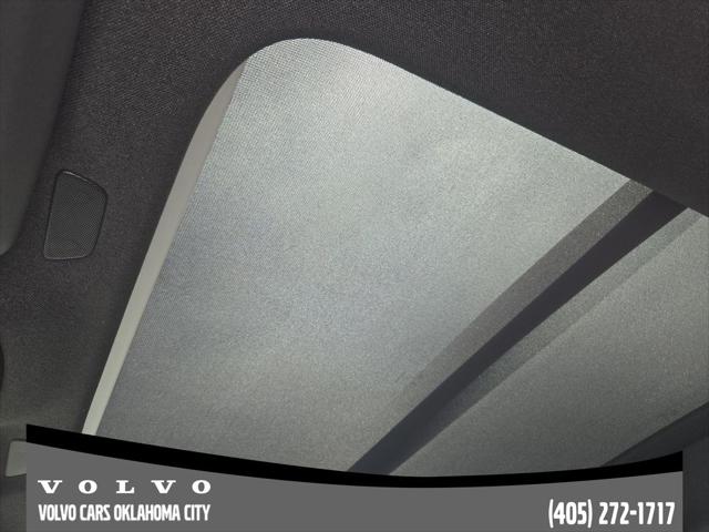2026 Volvo XC40 Black Edition Ultra, B5 AWD Gas (mild hybrid)