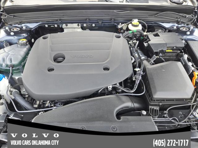 2026 Volvo XC40 Black Edition Ultra, B5 AWD Gas (mild hybrid)