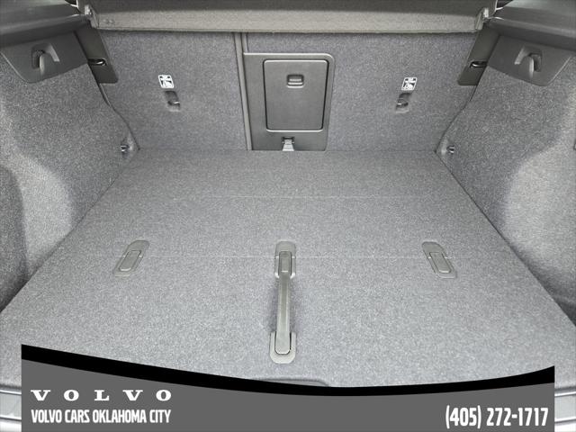 2026 Volvo XC40 Black Edition Ultra, B5 AWD Gas (mild hybrid)