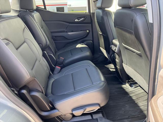 2023 GMC Acadia AWD SLT