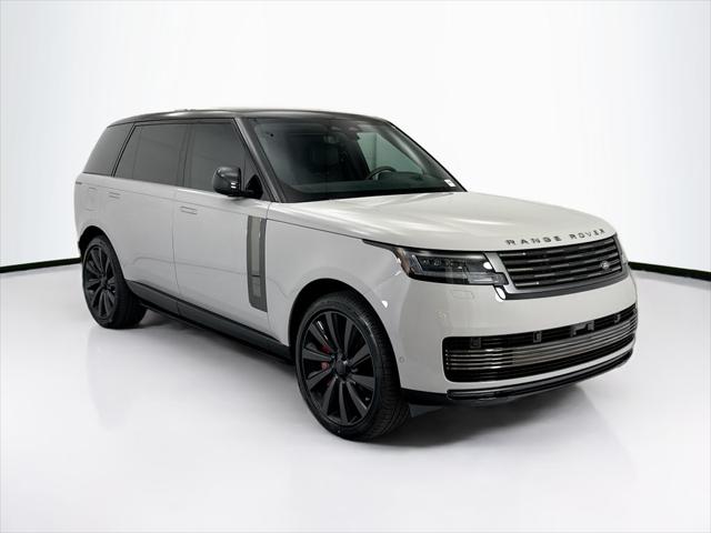 2026 Land Rover Range Rover P615 SV
