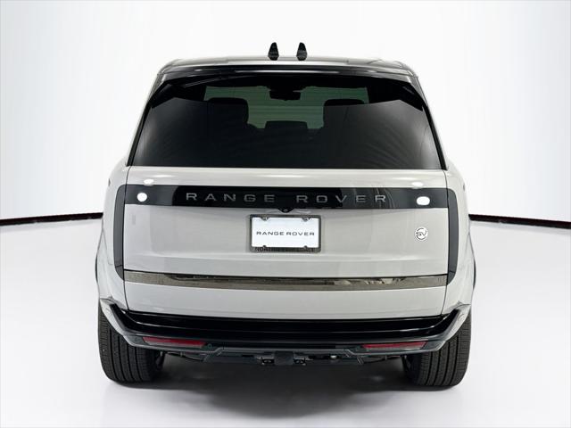 2026 Land Rover Range Rover P615 SV