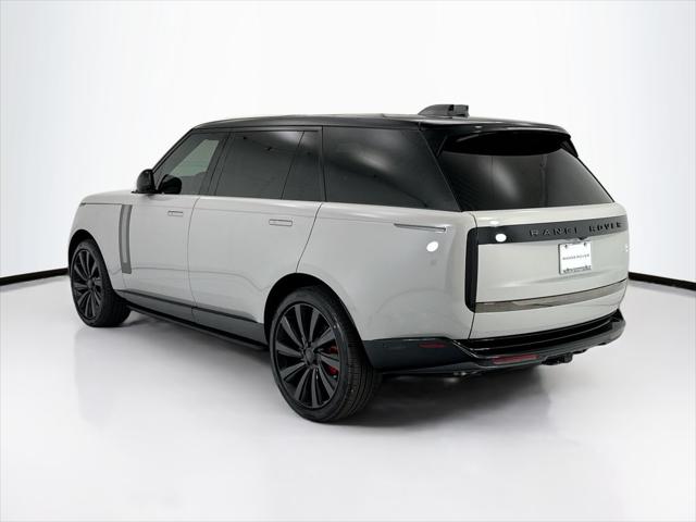 2026 Land Rover Range Rover P615 SV