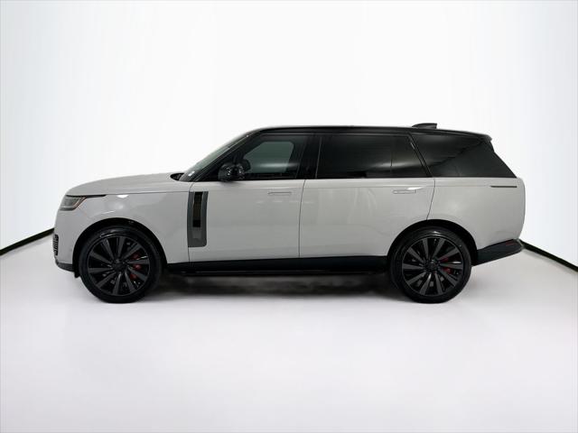 2026 Land Rover Range Rover P615 SV