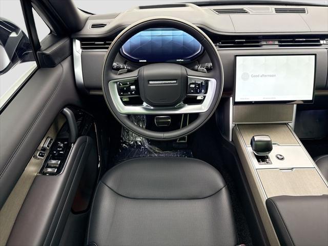 2026 Land Rover Range Rover P615 SV