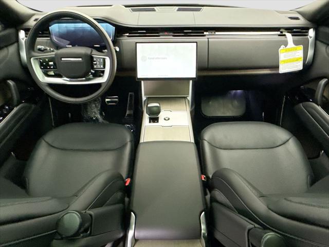 2026 Land Rover Range Rover P615 SV