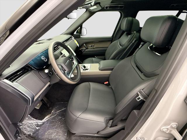 2026 Land Rover Range Rover P615 SV