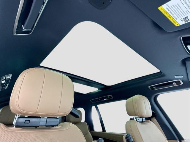 2026 Land Rover Range Rover P400 SE 7 Seat