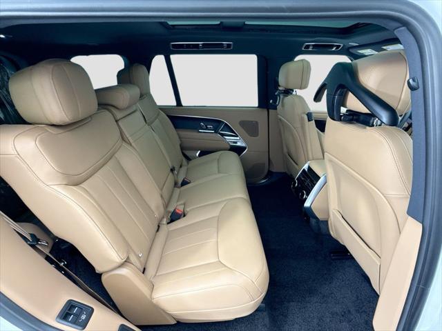 2026 Land Rover Range Rover P400 SE 7 Seat