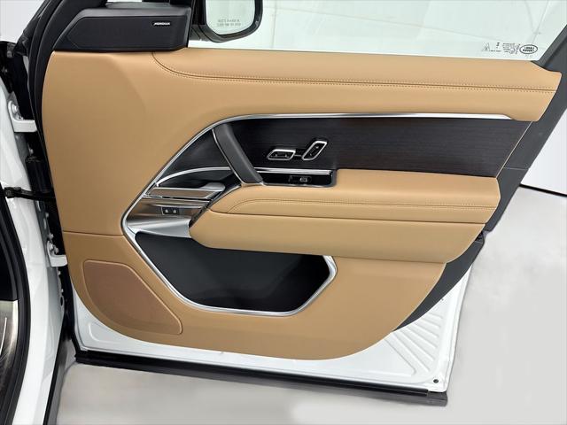 2026 Land Rover Range Rover P400 SE 7 Seat