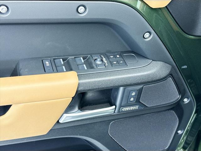 2026 Land Rover Defender P400 X