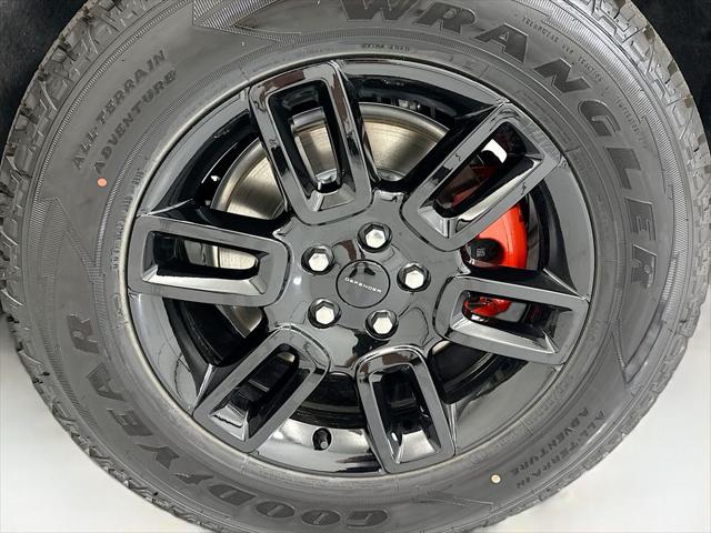 2026 Land Rover Defender P400 X