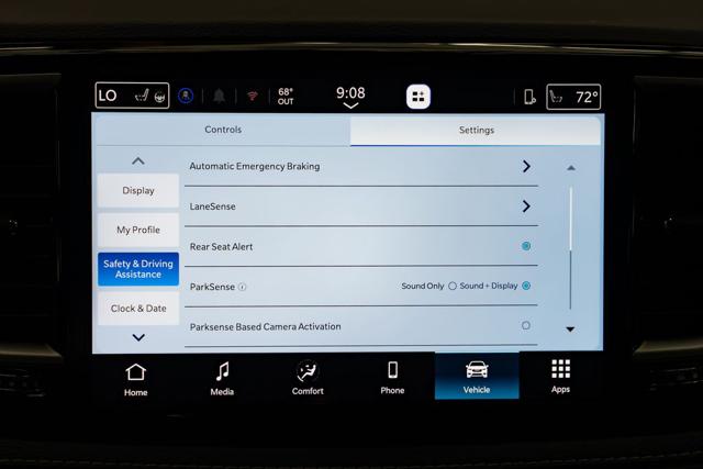 2027 Chrysler Pacifica Select