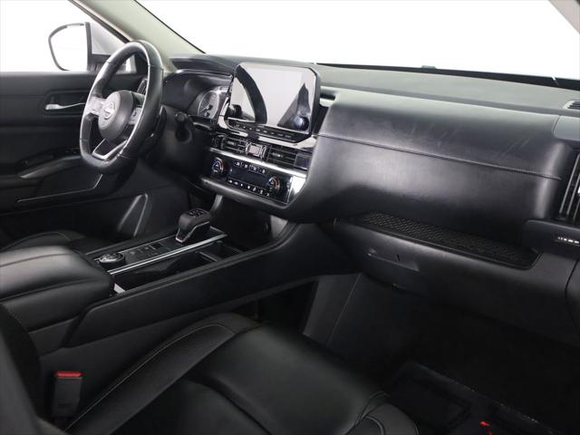 2023 Nissan Pathfinder SL 4WD
