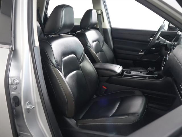 2023 Nissan Pathfinder SL 4WD