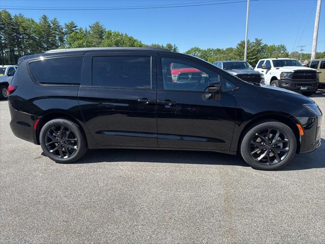 2027 Chrysler Pacifica Limited