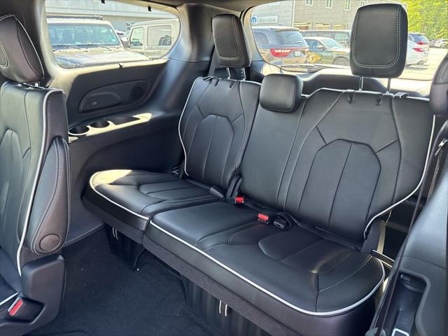 2027 Chrysler Pacifica Limited
