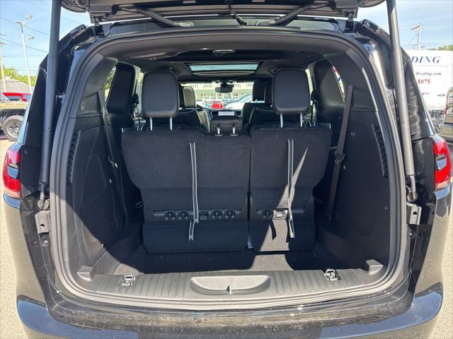 2027 Chrysler Pacifica Limited