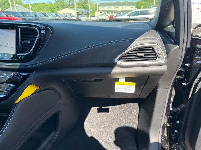 2027 Chrysler Pacifica Limited