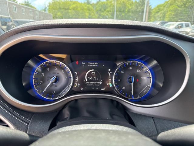2027 Chrysler Pacifica Select