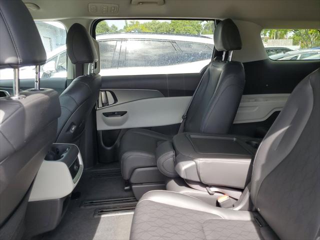 2022 Kia Carnival MPV LX Seat Package
