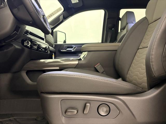 2026 Chevrolet Silverado 2500HD Crew Cab, Standard Bed, XR2, 4WD