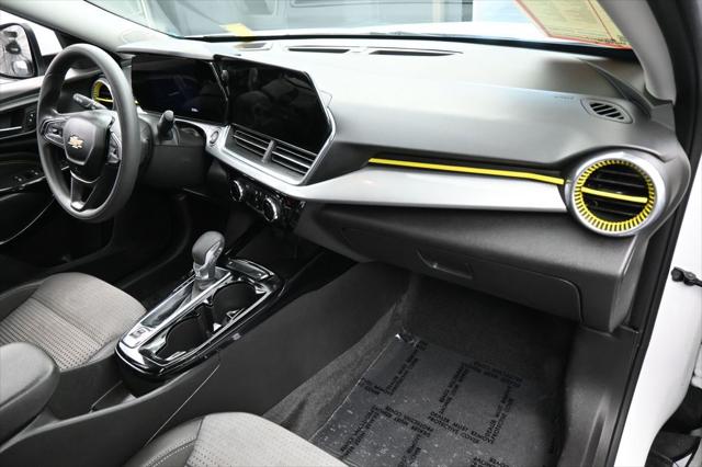 2024 Chevrolet Trax FWD LT