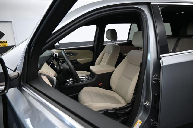 2023 Chevrolet Traverse FWD LS