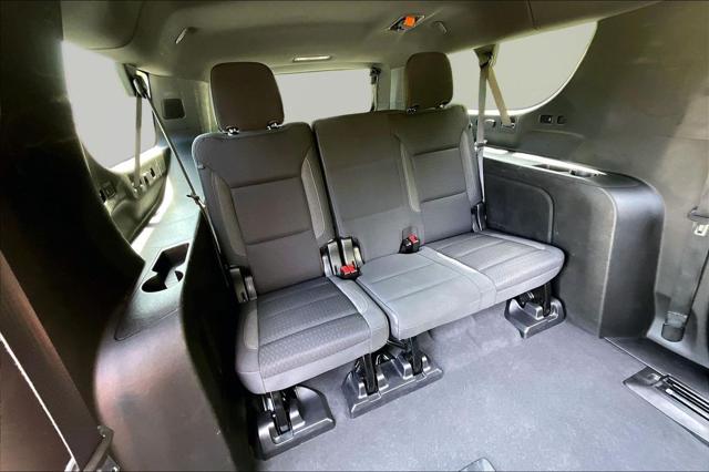 2022 Chevrolet Suburban 4WD LS