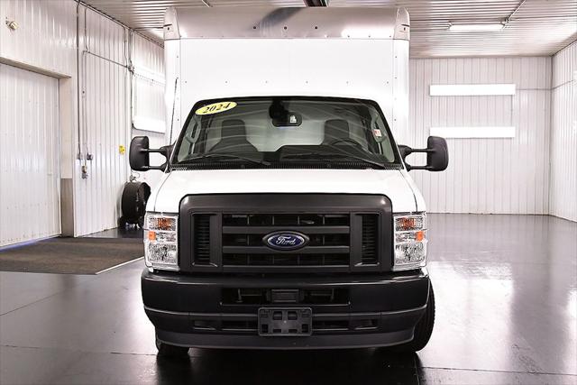 2024 Ford E-450 Cutaway Base