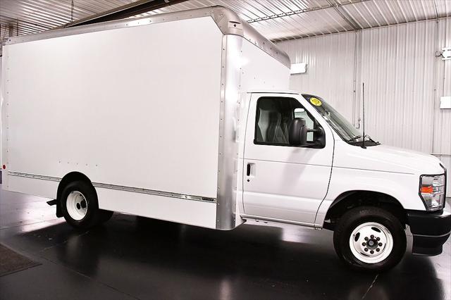 2024 Ford E-450 Cutaway Base