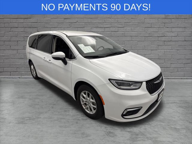 2023 Chrysler Pacifica Touring L for sale in Portage, WI
