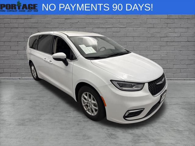 2023 Chrysler Pacifica Touring L for sale in Portage, WI