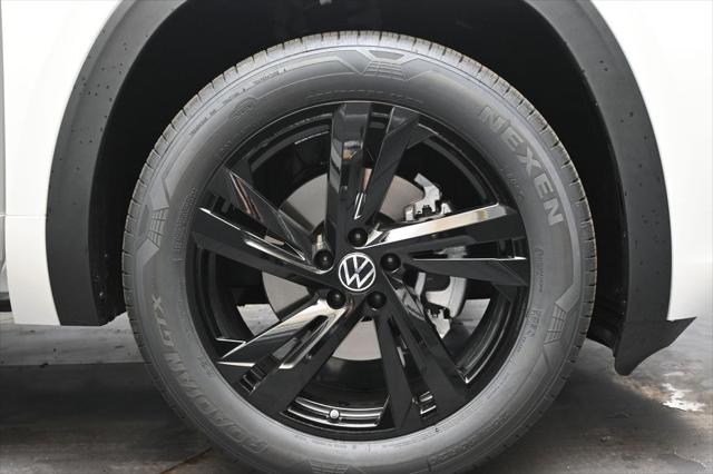2026 Volkswagen Atlas Cross Sport SEL R-Line Black