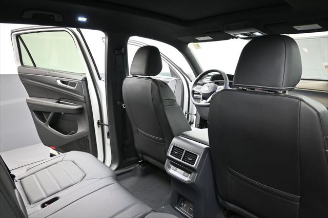 2026 Volkswagen Atlas Cross Sport SEL R-Line Black