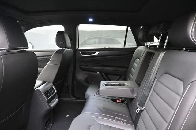 2026 Volkswagen Atlas Cross Sport SEL R-Line Black