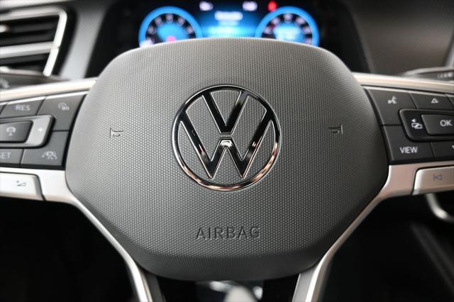 2026 Volkswagen Atlas Cross Sport SEL R-Line Black