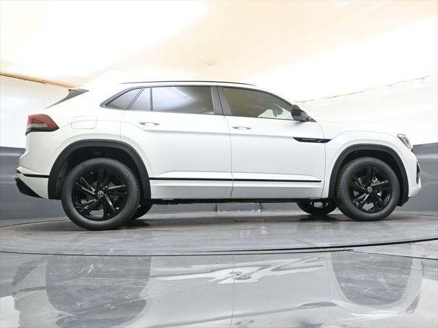 2026 Volkswagen Atlas Cross Sport SEL R-Line Black